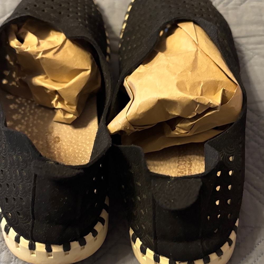 Ilse Jacobsen Black Perforated Suede Slip-On Slippers - Picture 5 of 6